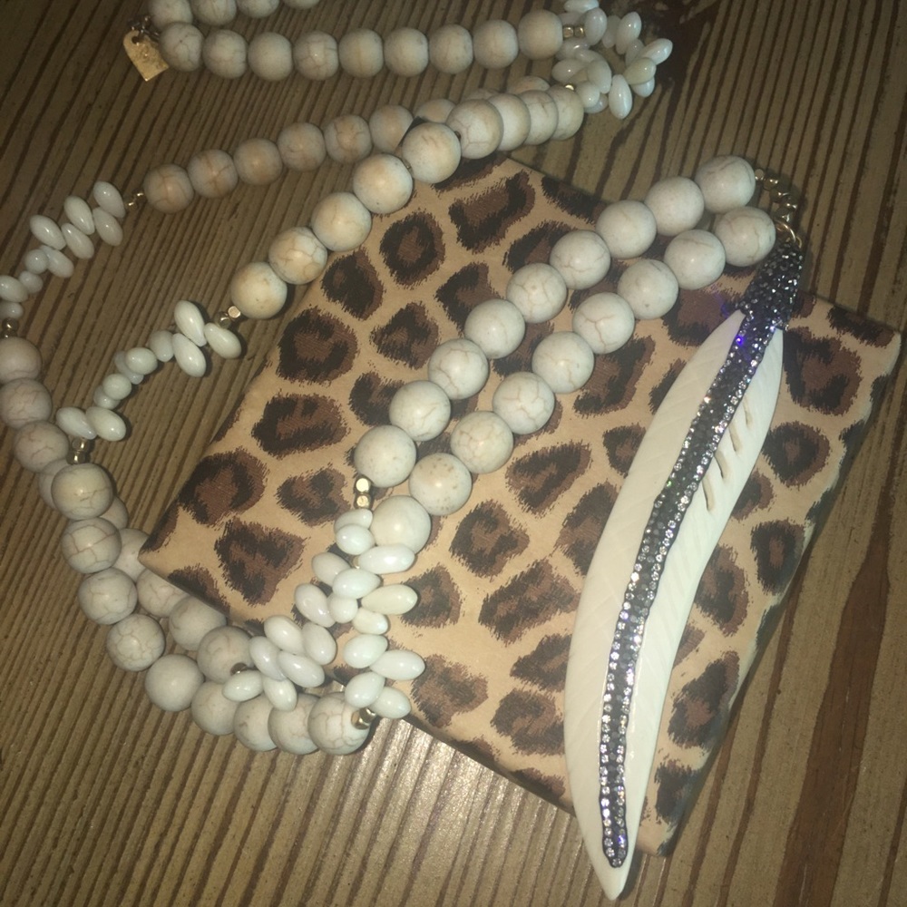 BOHO White Long Necklace, Black crystal feather EUC